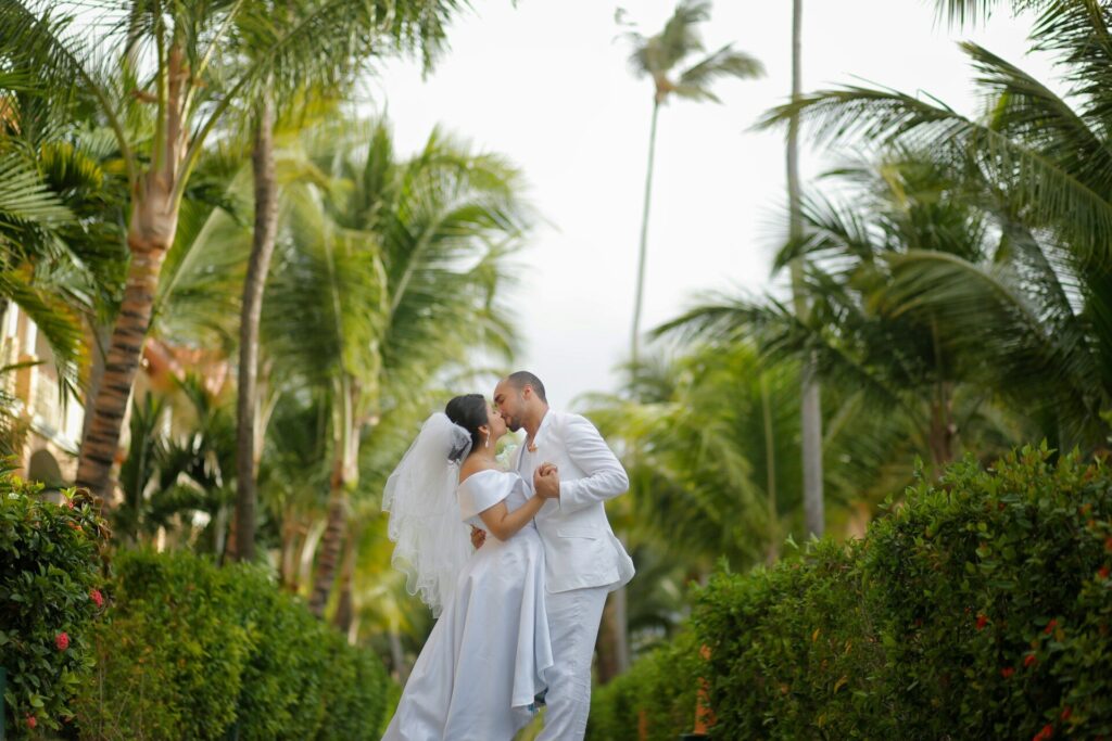 How to Host a Wedding That Honors Family and Culture